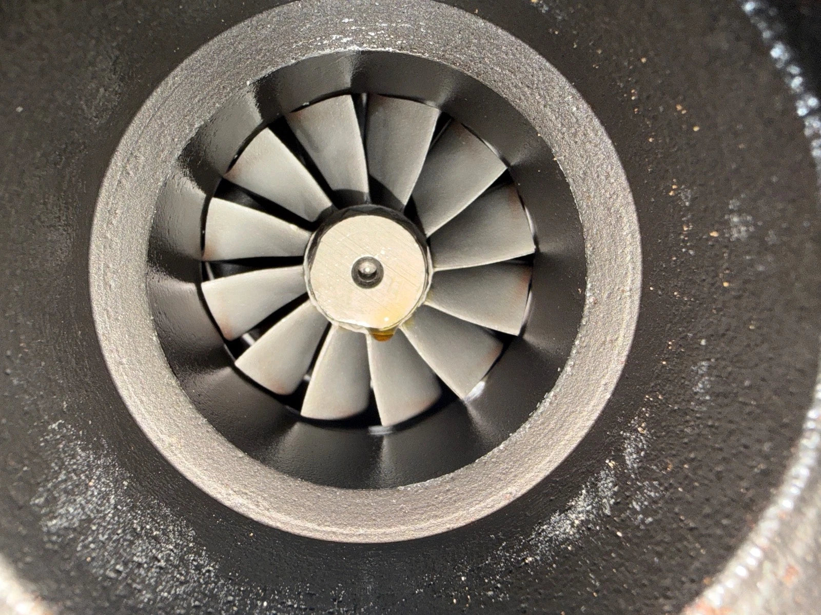 Genuine Holset HX40M Turbo Marine Cummins 6BT 6BTAM Turbocharger